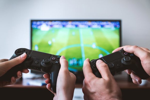 Quelles techniques pour concevoir des jeux vidéo qui soutiennent le bien-être mental des joueurs ?